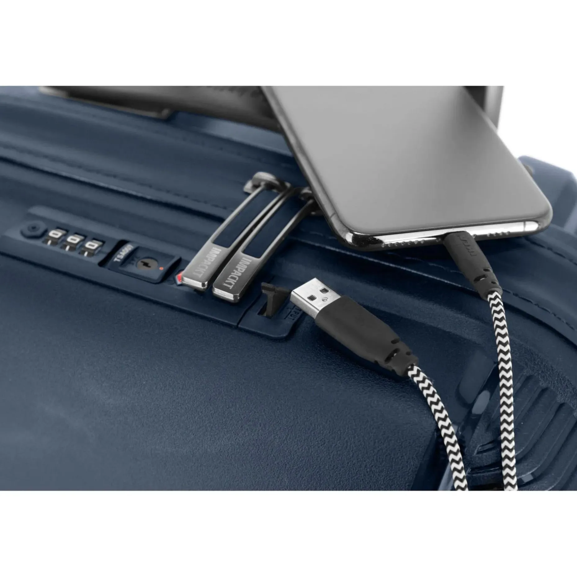 Impackt IP1 USB Port Glacier Blue 4-Doppelrollen Trolley S 55 cm