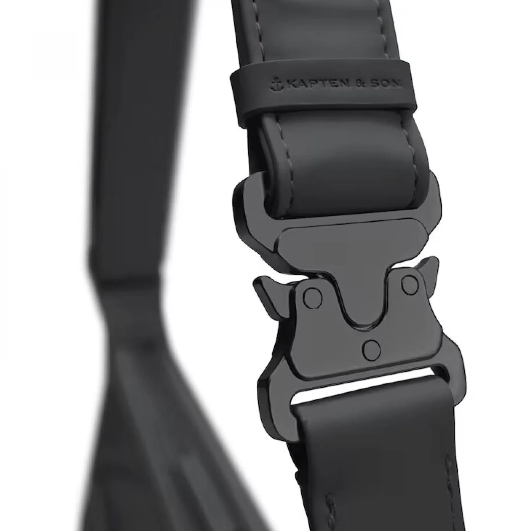 Kapten & Son Umhängetasche Halfmoon Bag Torsby - Schwarz