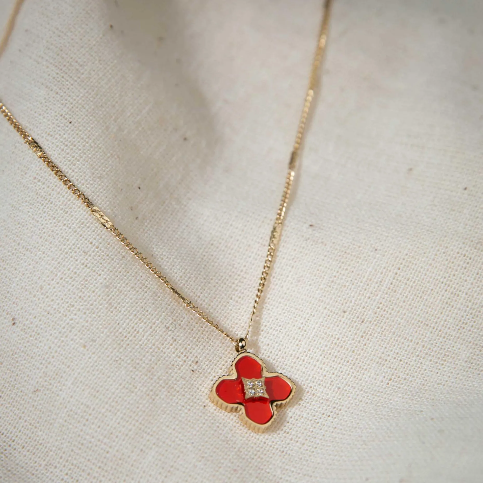 ZAG Bijoux Halskette Blume - Farbe: Rot/Gold