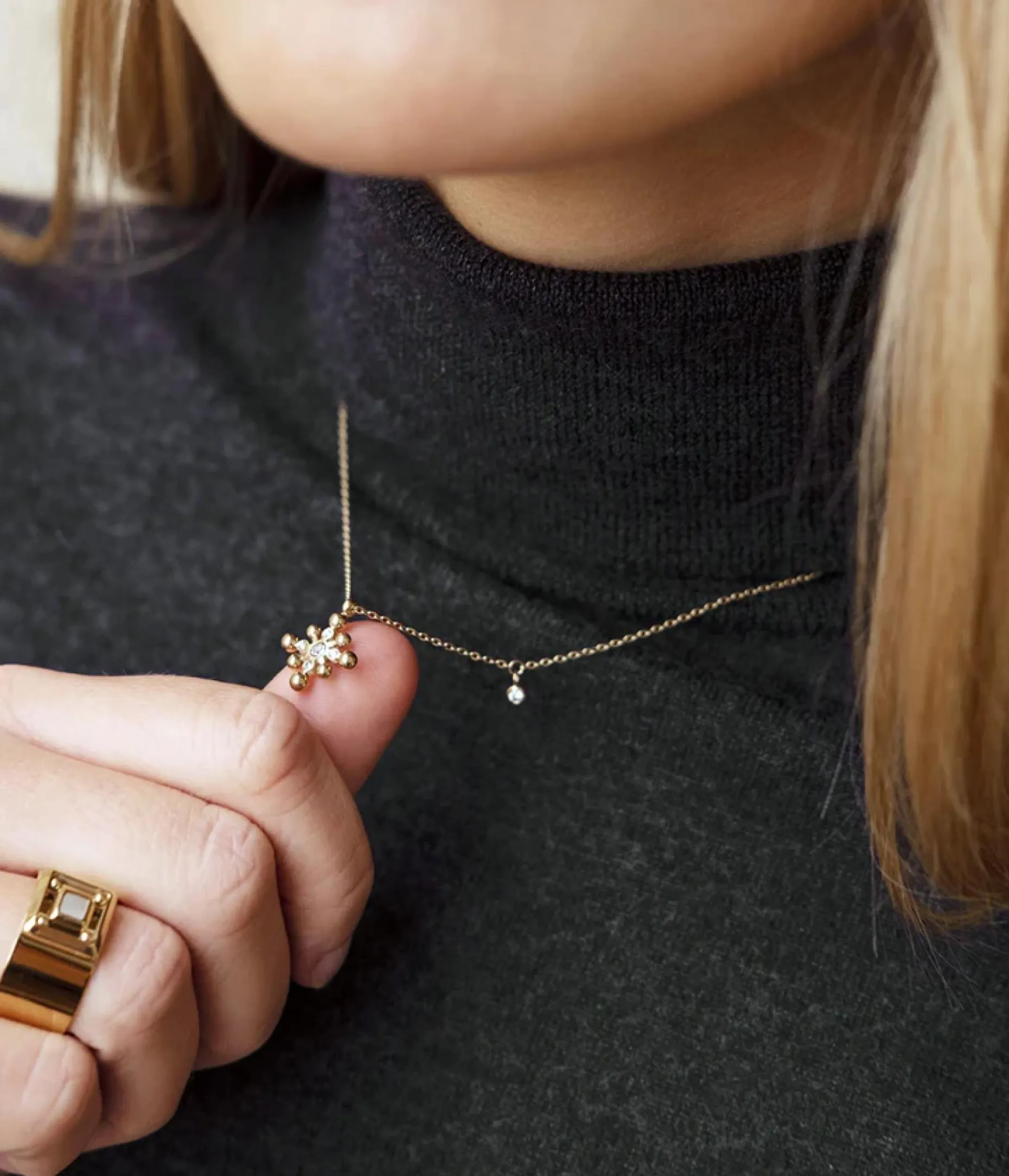 Zag Bijoux Halskette Kreuz aus Kugeln